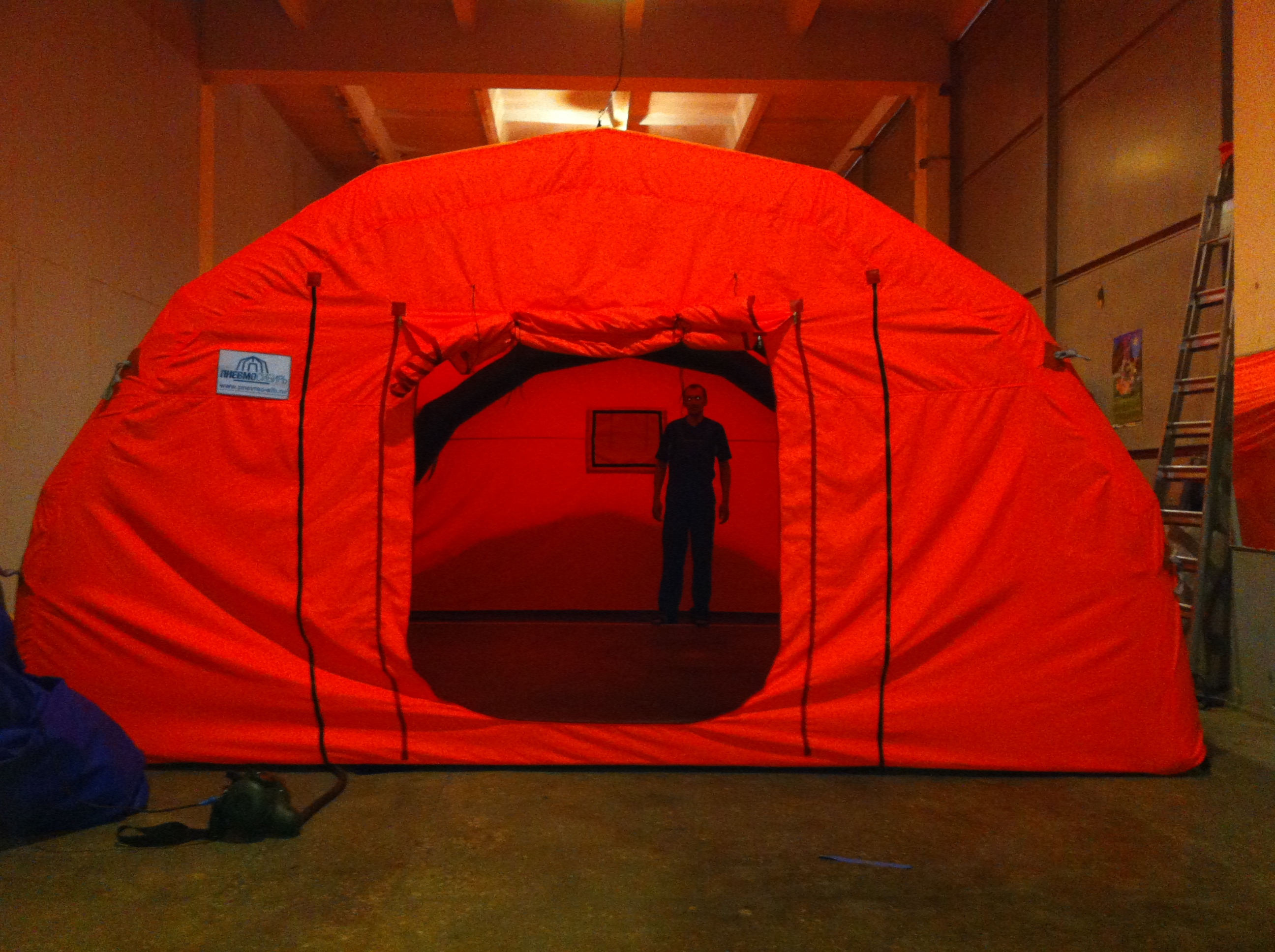 Озон палатка туристическая. Надувная (пневмокаркасная) палатка 4,5х2,4х2,0. Пневмокаркасная палатка Сибирь. Палатка зимняя автомат 2х2 с печкой. Модуль пневмокаркасный (палатка м-30).